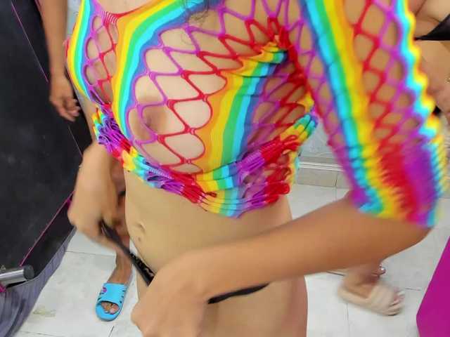 Скриншоты трансляции LesbiansTasty