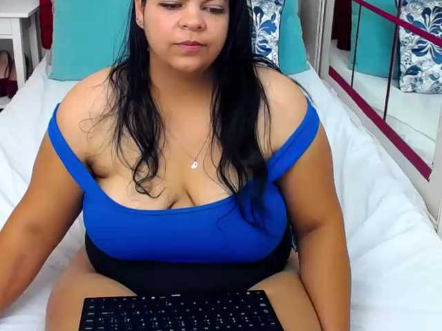 Скриншоты трансляции LeslieJoyy