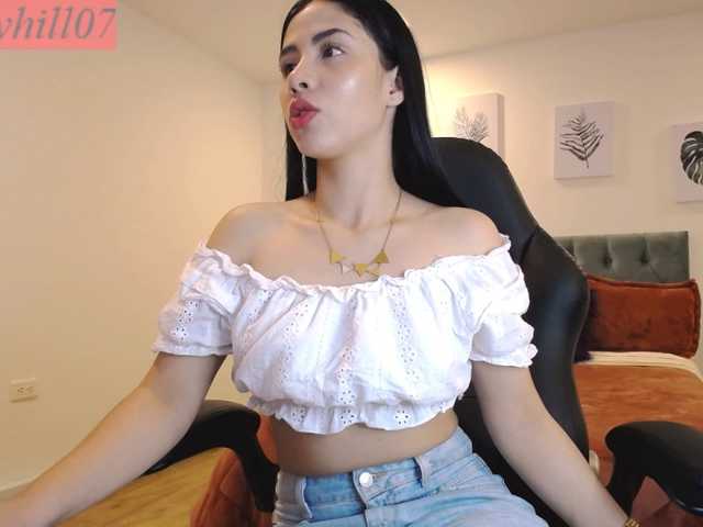 Фотографии LeslyHill Guuuuuuys do you want to see me naked? We complete the goal of 100 tokens together!