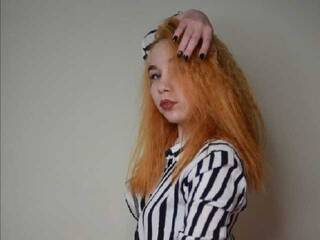 Эротический видеочат LessiFox