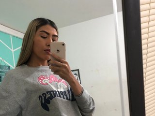 Эротический видеочат LexaRoss