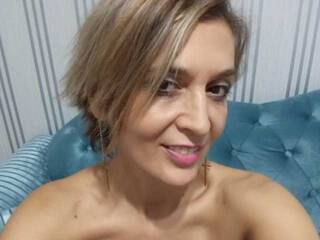 Эротический видеочат LexiCooper