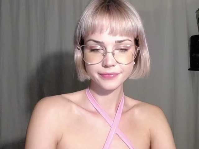 Фотографии lexieSpicy Sweet and yet dang naughty ;) #innocentface #sweet #petite #glasses #fetish #natural #shorthair #domina #teaser #cfmn #joi #cei #cbt #sph #cucktraining