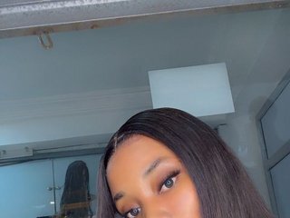 Эротический видеочат LexyVyei