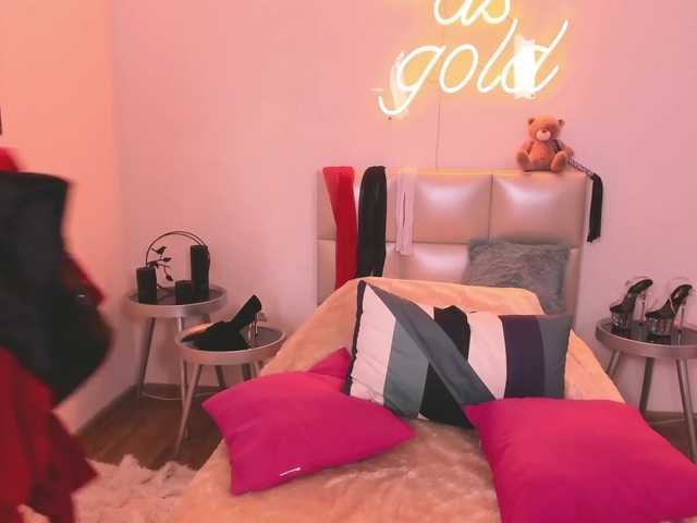 Скриншоты трансляции LiaMona