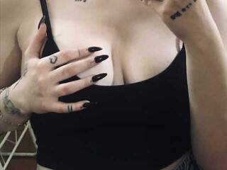 Эротический видеочат Liapops