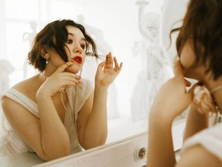 Эротический видеочат Lilly-Cherry