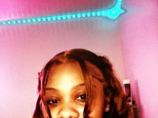 Эротический видеочат LillyGoddess