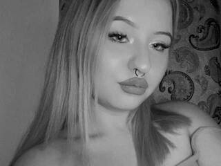 Эротический видеочат LilyMarks