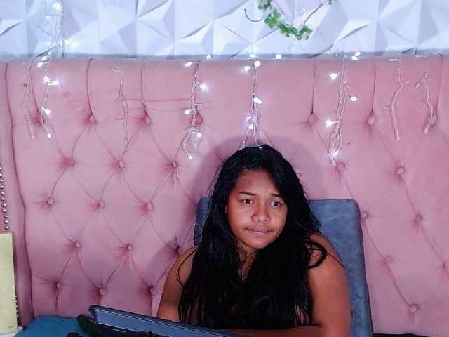 Скриншоты трансляции LilyPeytonx