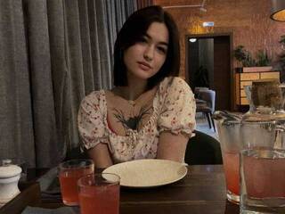 Эротический видеочат Kristi_nka