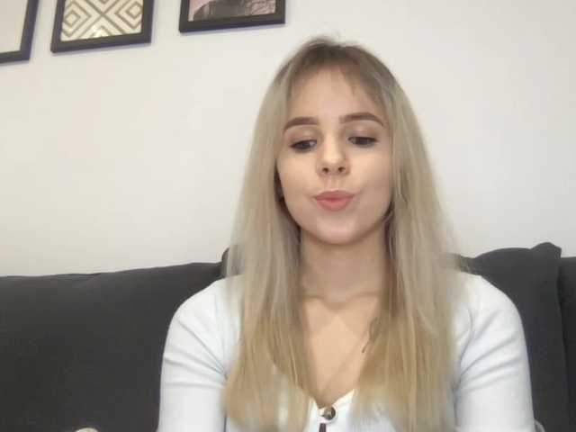 Скриншоты трансляции LindseyPower