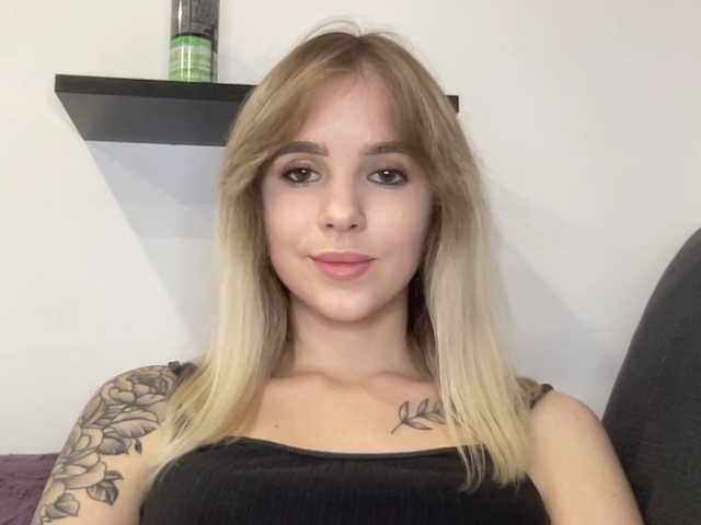 Скриншоты трансляции LindseyPower