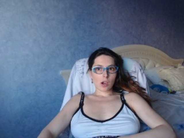 Фотографии LisaSweet23 hi boys welcome to my room to chat and for hot body to see naked in private))