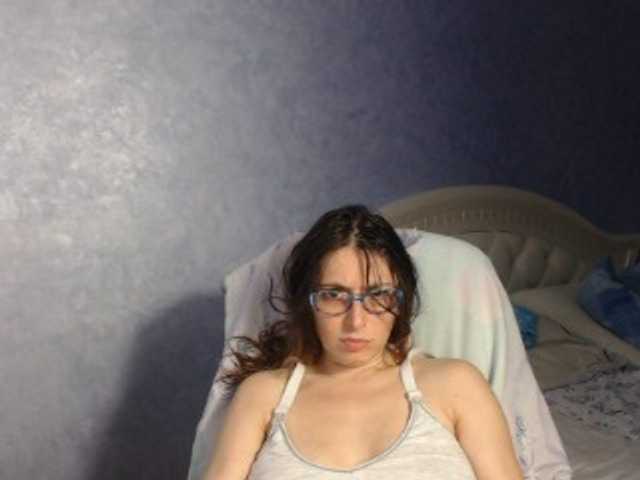 Фотографии LisaSweet23 hi boys welcome to my room to chat and for hot body to see naked in private))