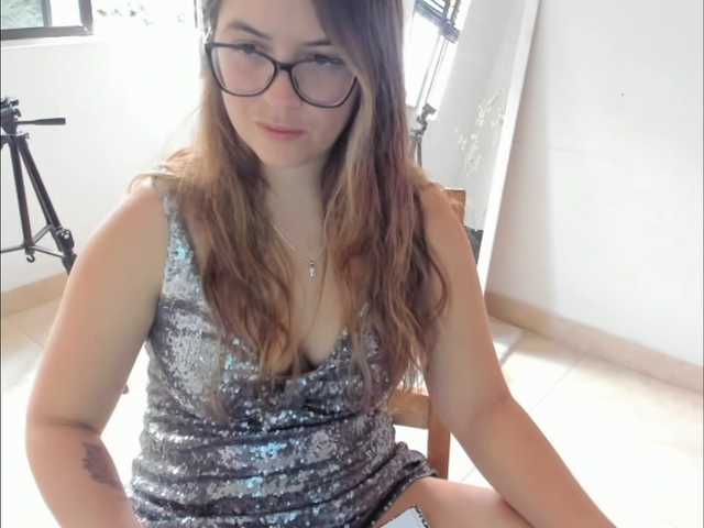 Фотографии littleDanni This little naughty girl, wants to explode in squirt and my favorite tips 33, 73, 103, 333 For this month all my videos are on sale for only 20 tokens, enjoy touching yourself with me. bounce ass @remain #cutegirl #young #ass #sexy