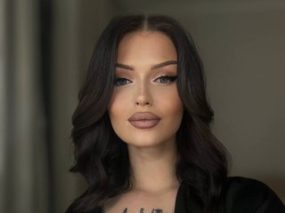 Эротический видеочат LolaFever