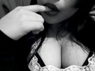 Эротический видеочат VALEN_TINA00