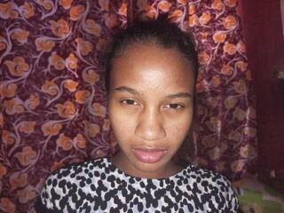 Эротический видеочат Louane-1