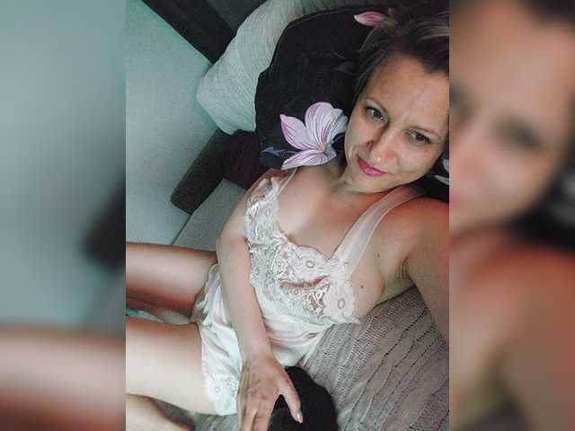 Скриншоты трансляции LoveSuperGerl