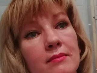 Эротический видеочат LowDeepMilf