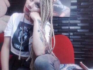 Эротический видеочат lucier-evil