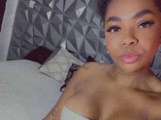 Эротический видеочат lucyhot4