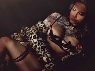 Эротический видеочат LullaeEscobar