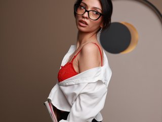 Эротический видеочат LunaraAdams