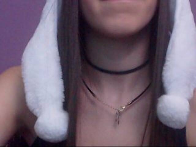 Скриншоты трансляции Madellyn