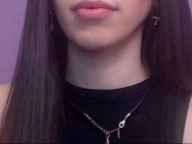 Скриншоты трансляции Madellyn