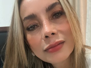 Эротический видеочат Madelynbroke