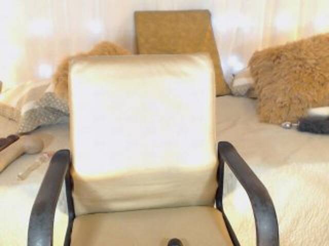 Скриншоты трансляции MadikeyHappy3