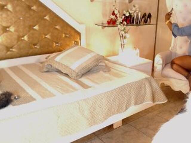 Скриншоты трансляции MadikeyHappy3