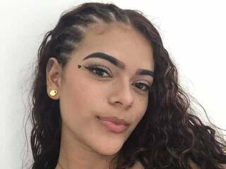 Эротический видеочат MadisonnGrey