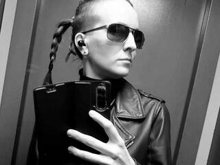 Эротический видеочат Magretta_Dering