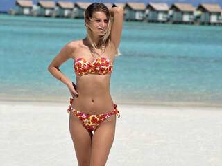 Эротический видеочат MajaTheBee