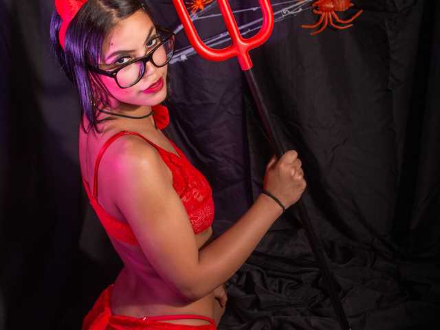 Фотография профиля Malia-Brown1