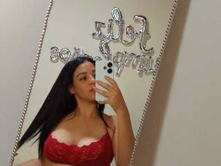 Эротический видеочат Melody-Nahomi