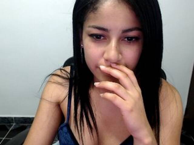 Скриншоты трансляции MandyKane