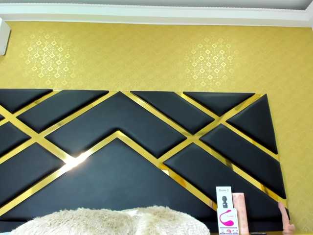 Скриншоты трансляции ManuelaBaez