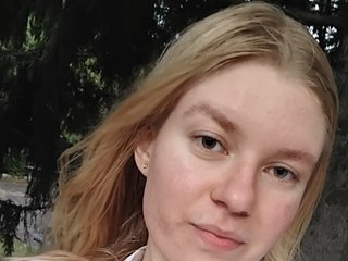 Эротический видеочат MargueritaMusto