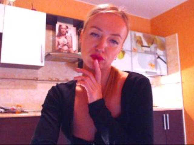 Скриншоты трансляции Martellka