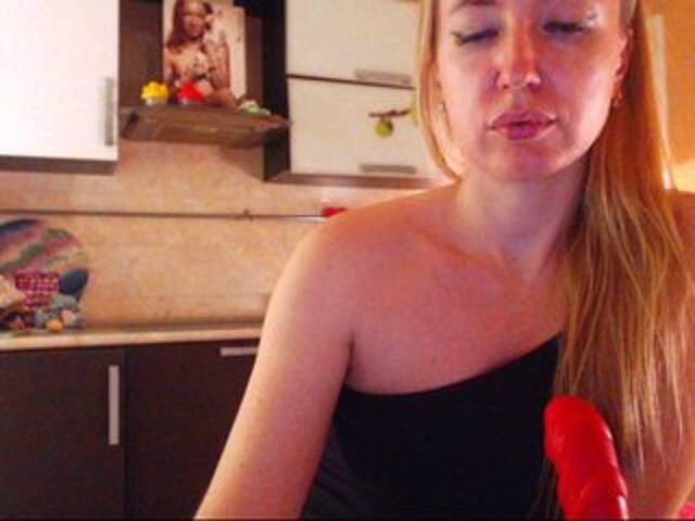 Скриншоты трансляции Martellka