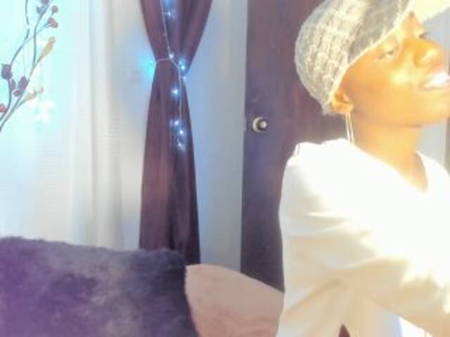 Скриншоты трансляции maya-sex