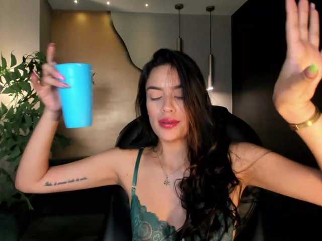 Скриншоты трансляции MayaRivera