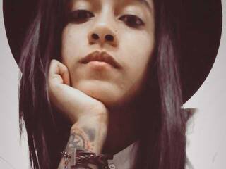 Эротический видеочат MegaanBlack