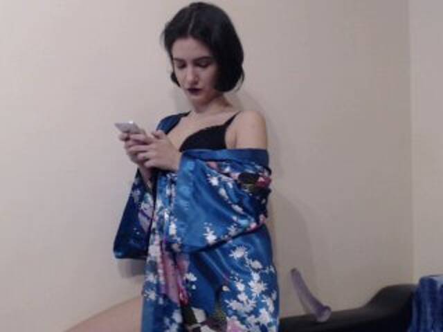 Скриншоты трансляции Clara-Bae