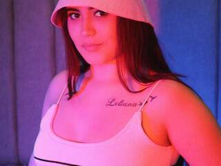 Эротический видеочат Mia-Monroe