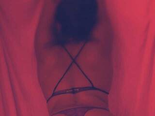 Эротический видеочат Mia023